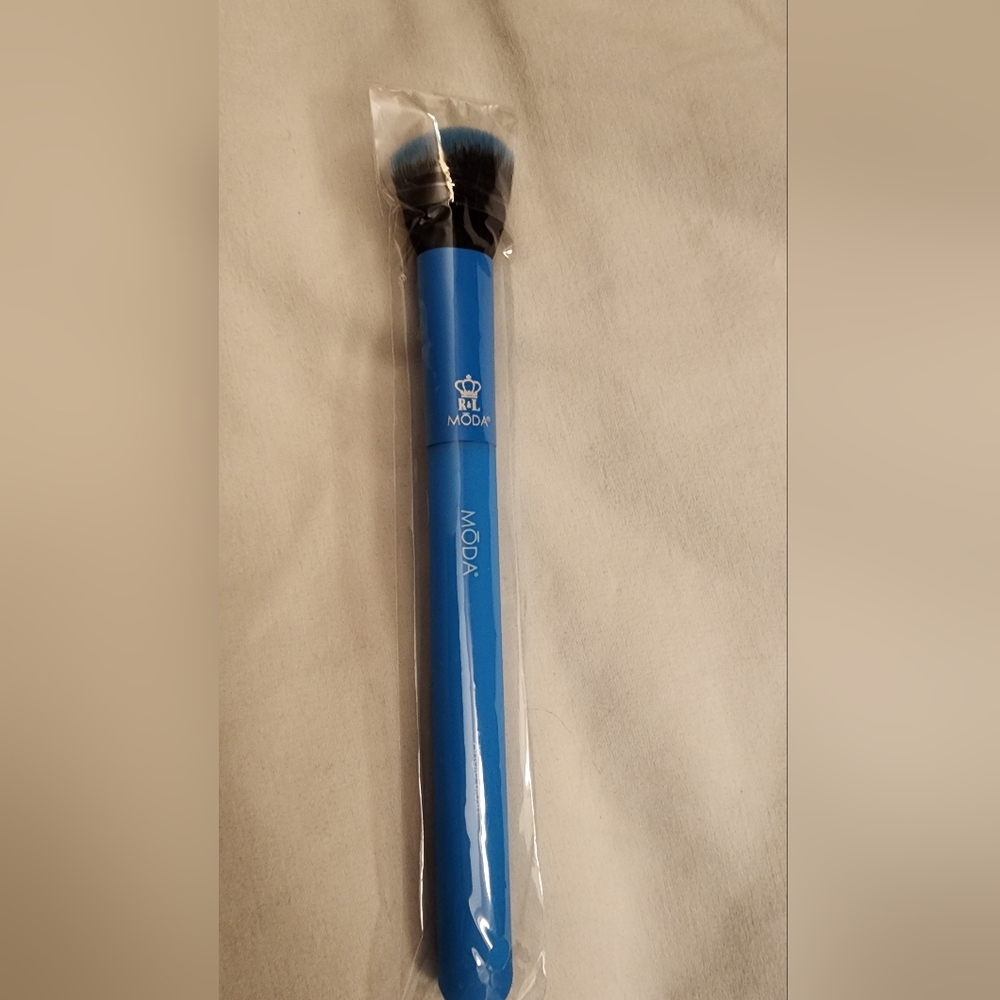 2 Moda Brushes